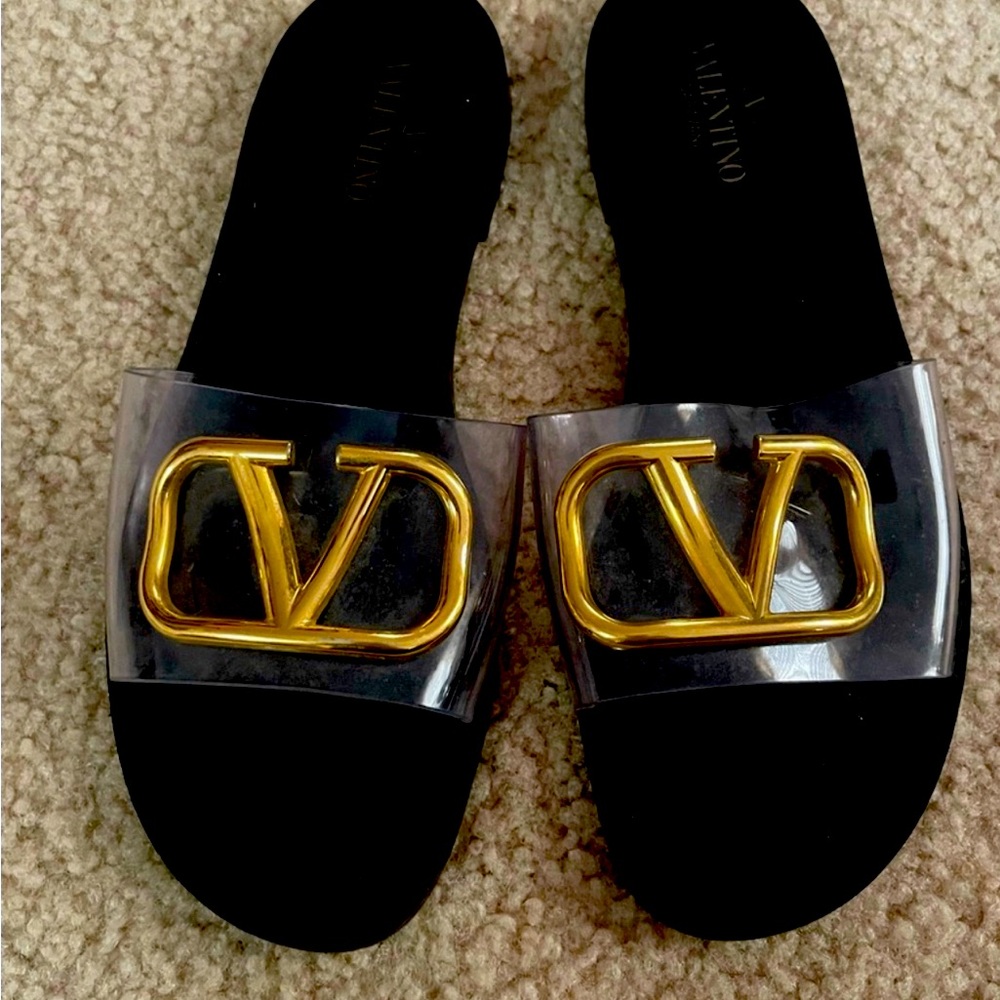 Valentino Vlogo slides (8)